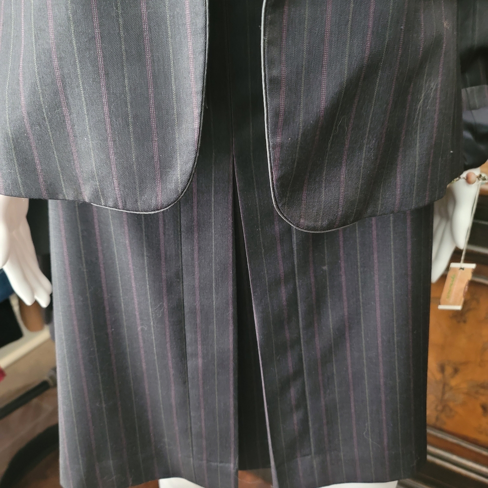 Banana Republic Charcoal Pinstripe Suit Set - Picture 5 of 11